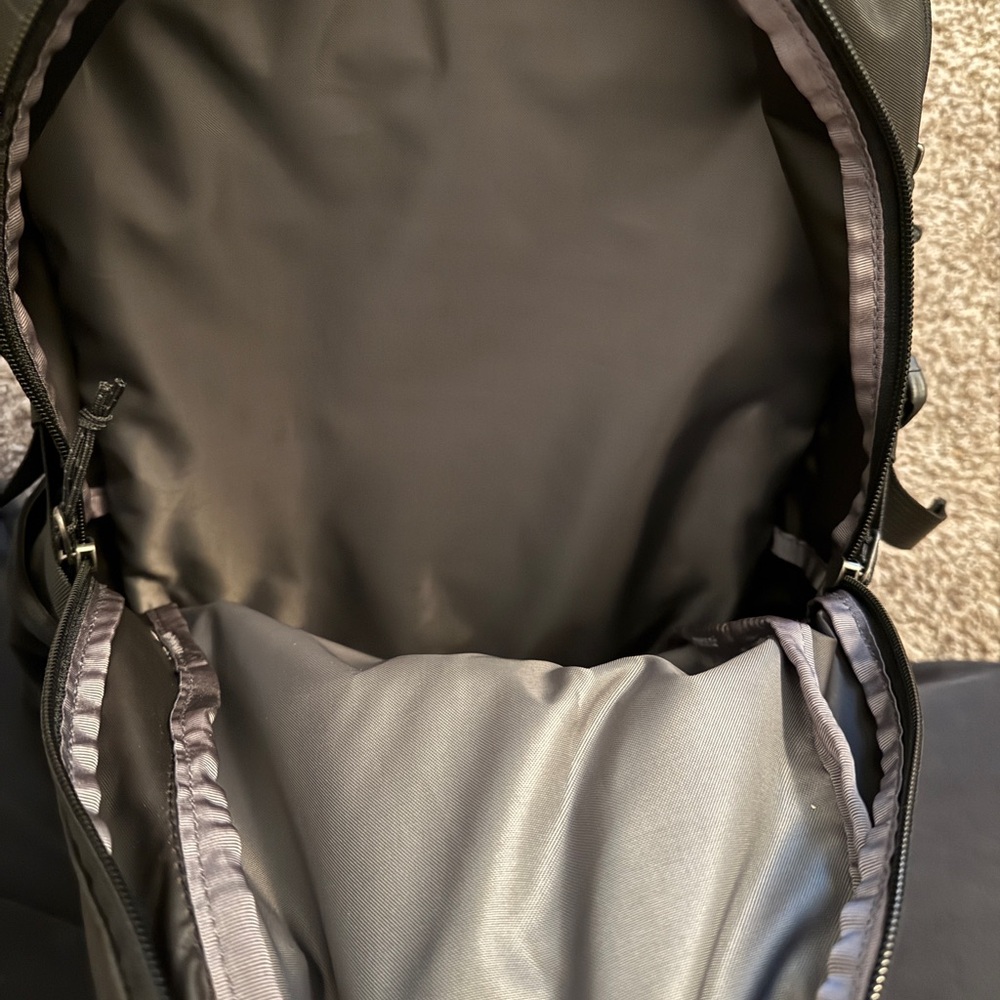 Patagonia Black Men's Backpack with AWS Embroidered Logo - Picture 2 of 4